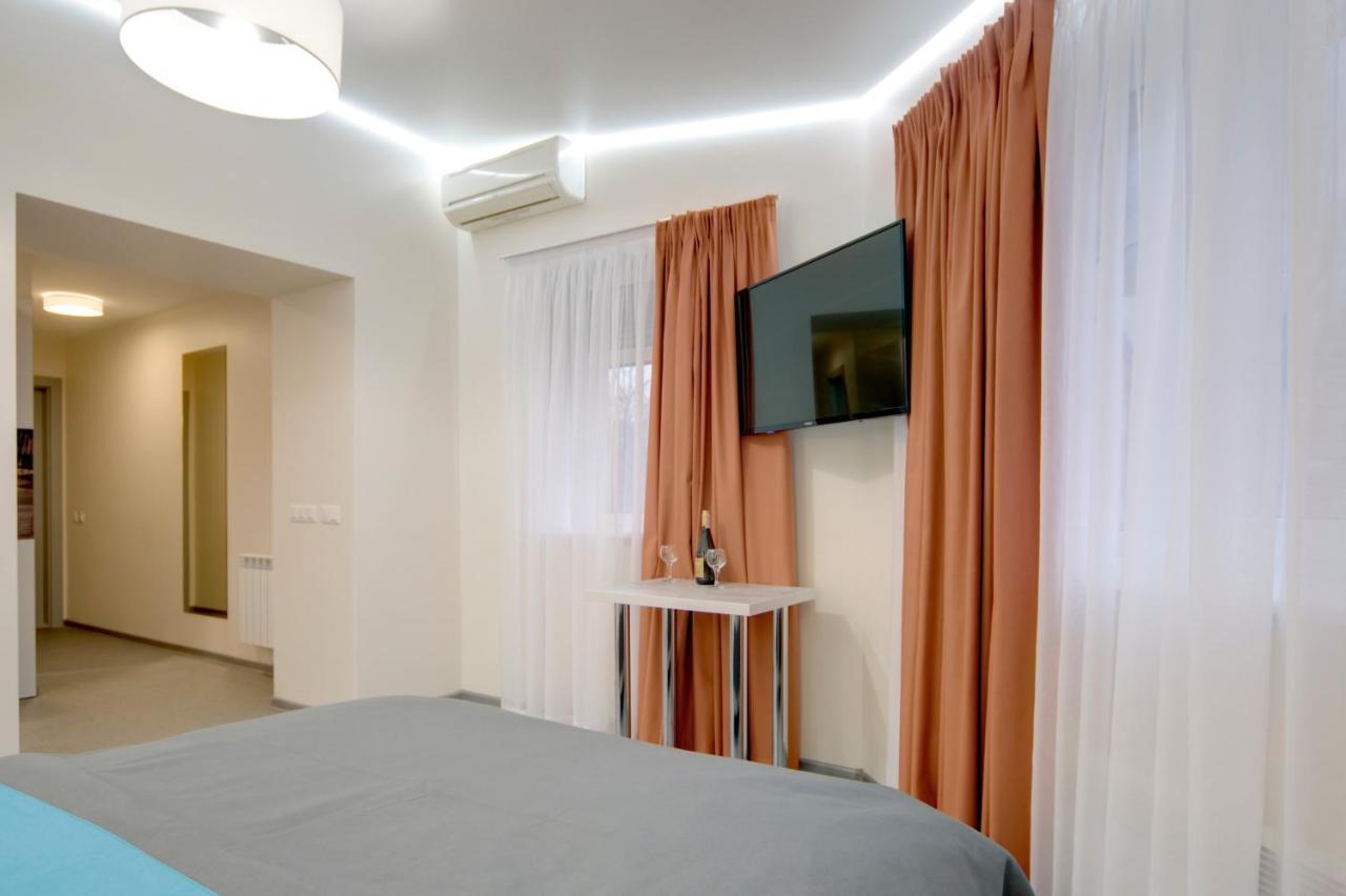 Arena Apartments เคียฟ ภายนอก รูปภาพ